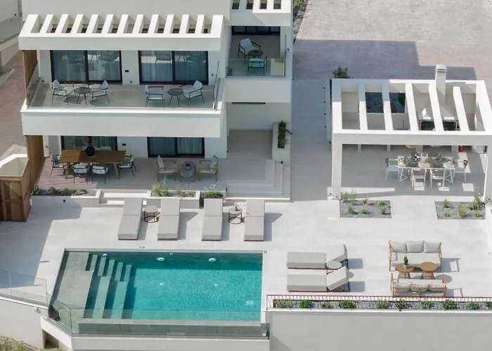 Eran Luxury With Private Pool & Sea Views, By Zantewize *