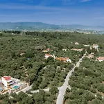Eran Luxury With Private Pool & Sea Views, By Zantewize Willa