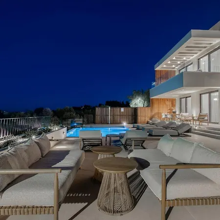 Eran Luxury With Private Pool & Sea Views, By Zantewize ヴィラ