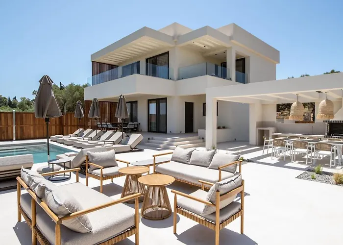 Eran Luxury With Private Pool & Sea Views, By Zantewize Villa *